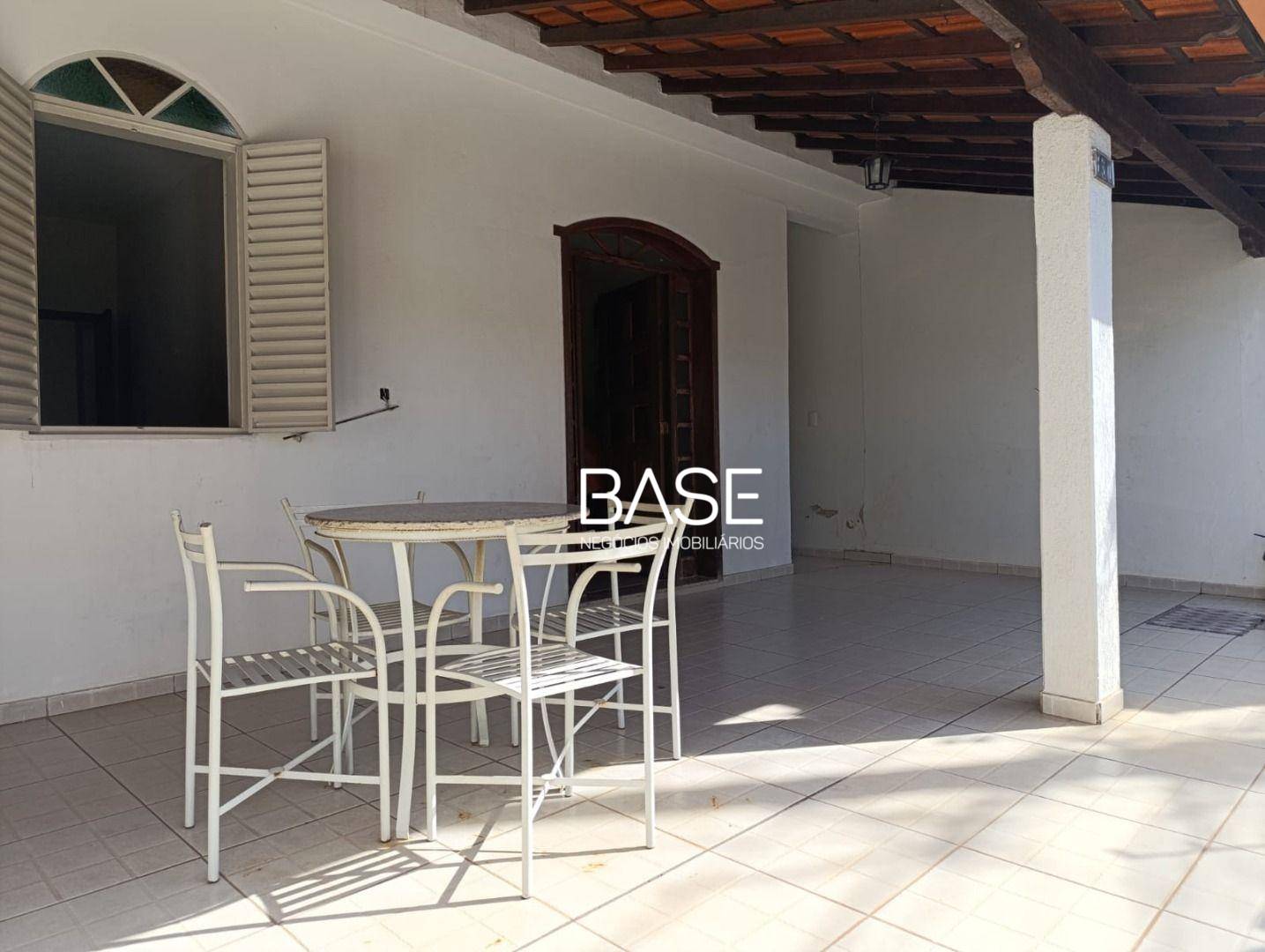 Casa, 4 quartos, 155 m² - Foto 2