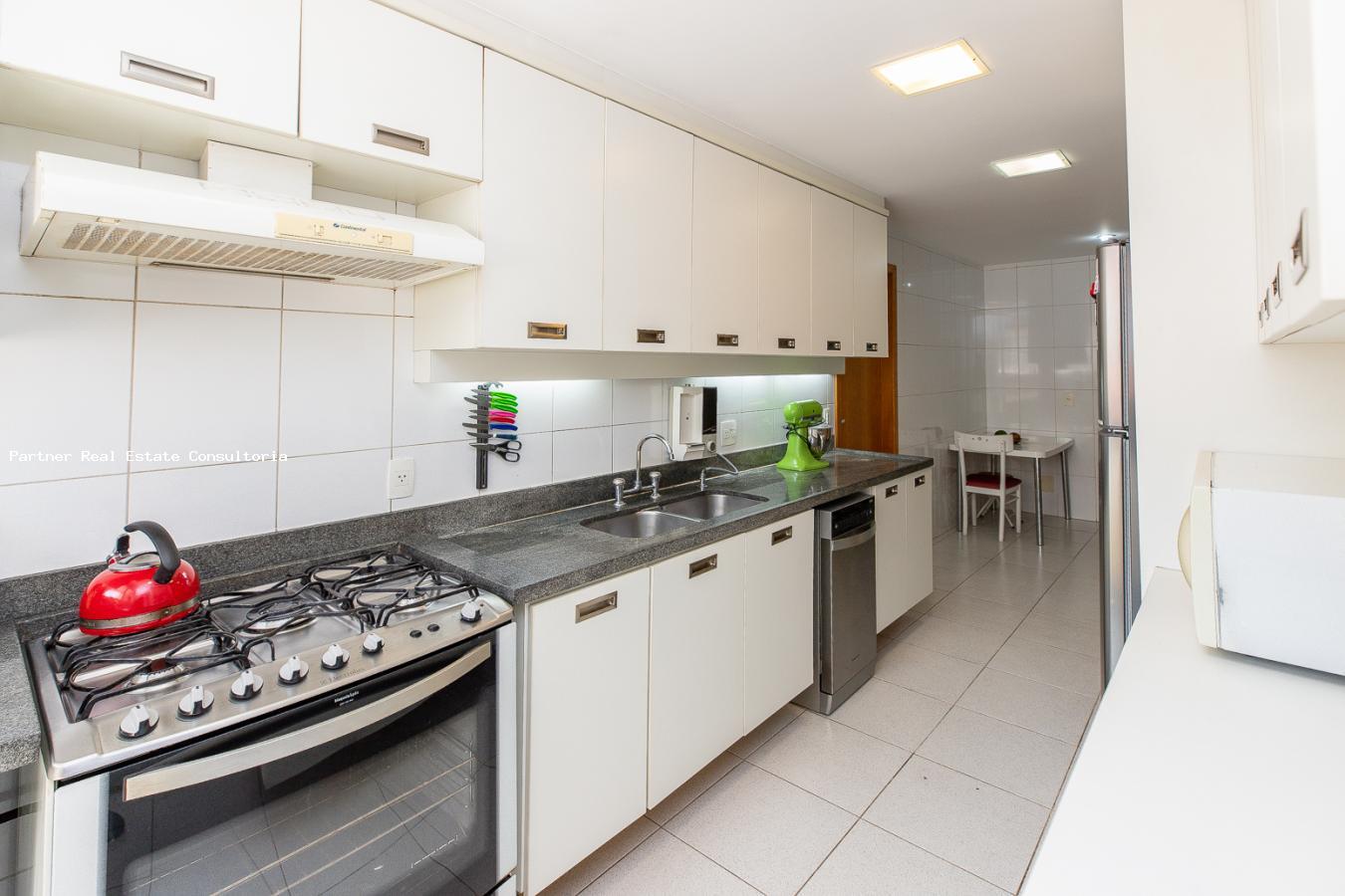 Apartamento à venda com 3 quartos, 188m² - Foto 27