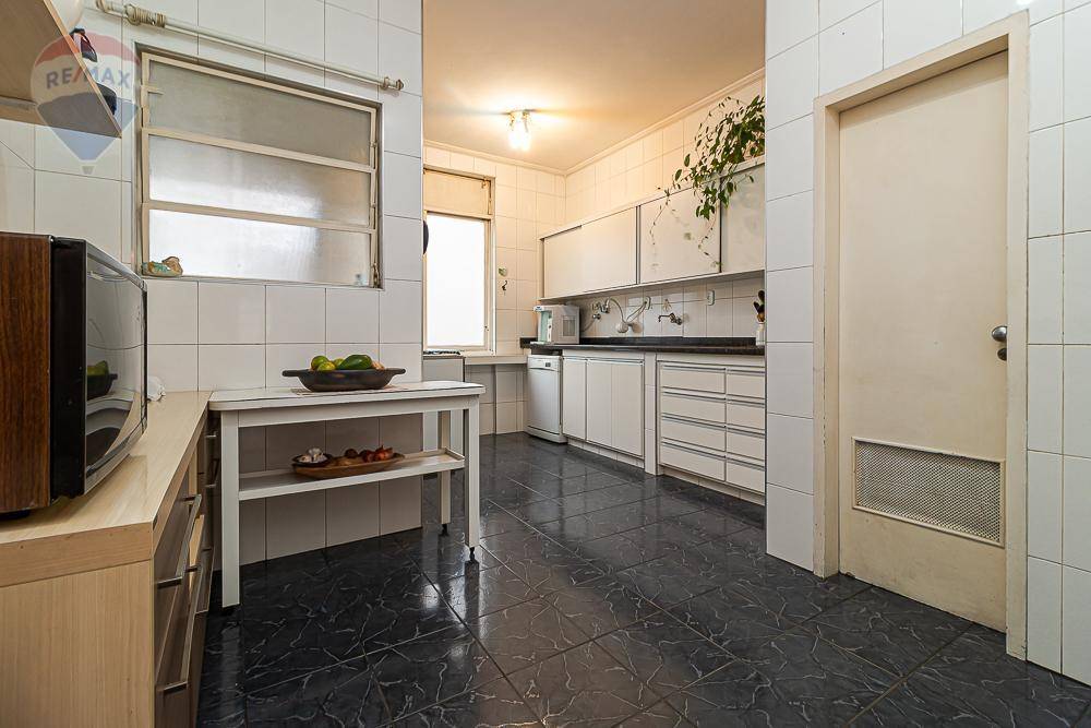 Apartamento à venda com 3 quartos, 214m² - Foto 16