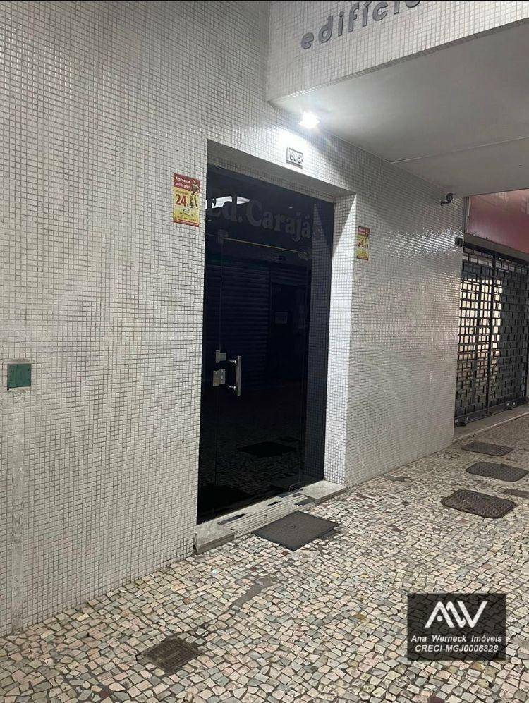 Apartamento à venda com 2 quartos, 70m² - Foto 2