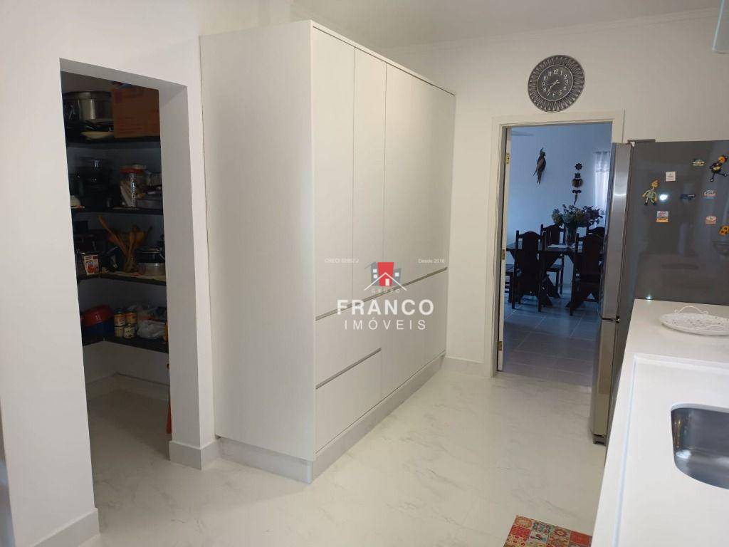 Casa à venda com 3 quartos, 172m² - Foto 27