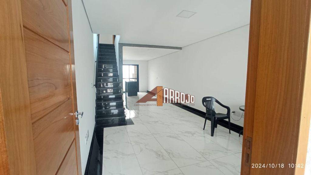 Sobrado à venda com 3 quartos, 135m² - Foto 2