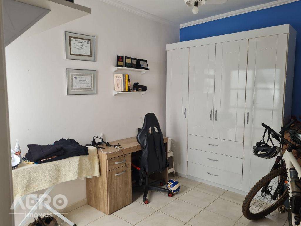 Casa à venda com 3 quartos, 170m² - Foto 14