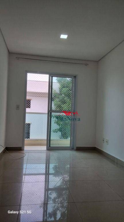 Apartamento à venda com 2 quartos, 60m² - Foto 1