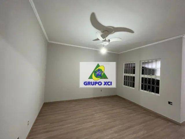 Casa à venda com 4 quartos, 250m² - Foto 10