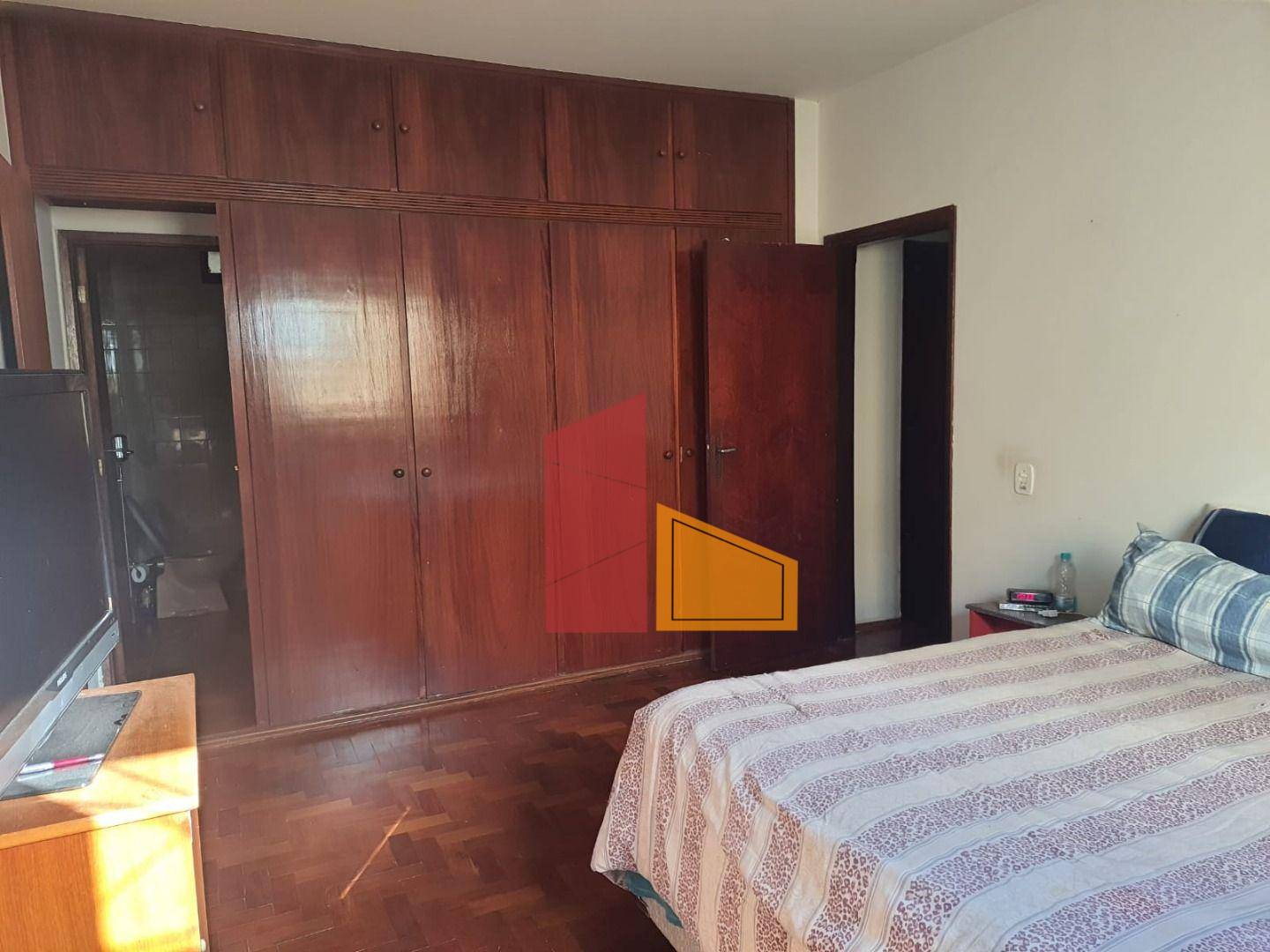 Casa à venda com 3 quartos, 220m² - Foto 8