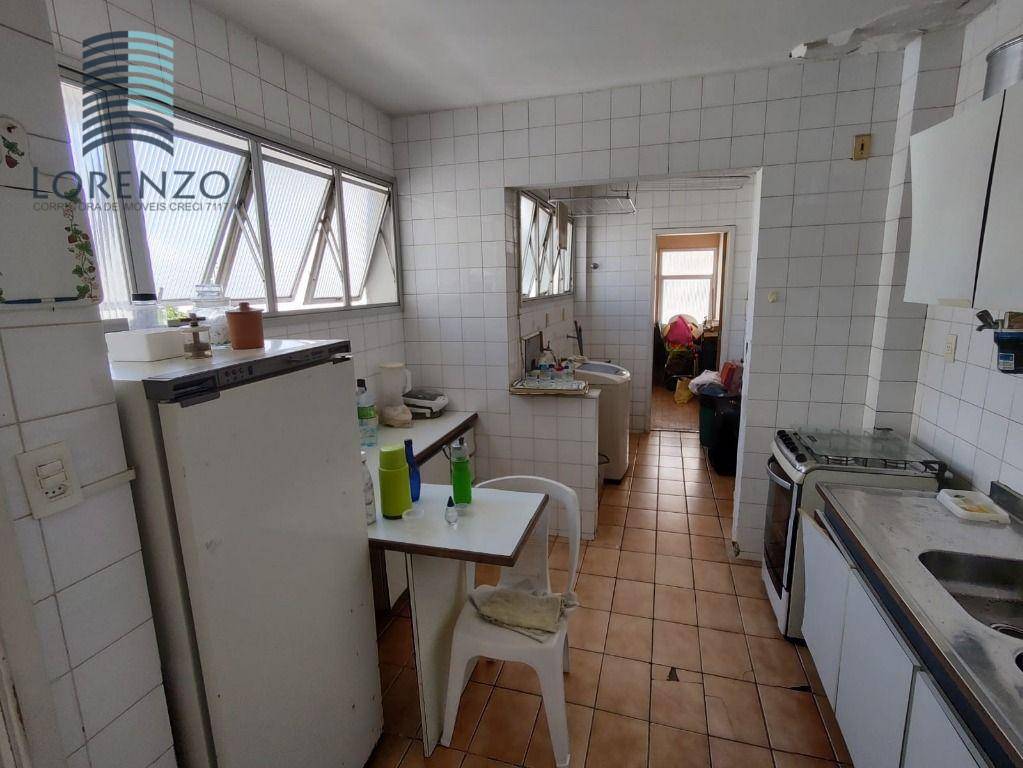 Apartamento à venda com 3 quartos, 124m² - Foto 4