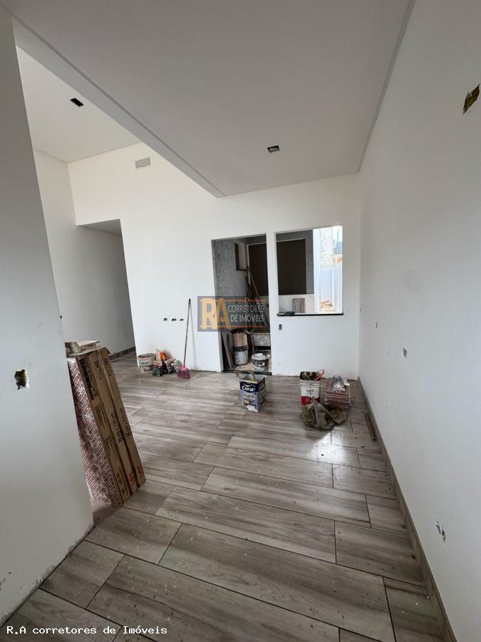 Casa à venda com 2 quartos, 125m² - Foto 3