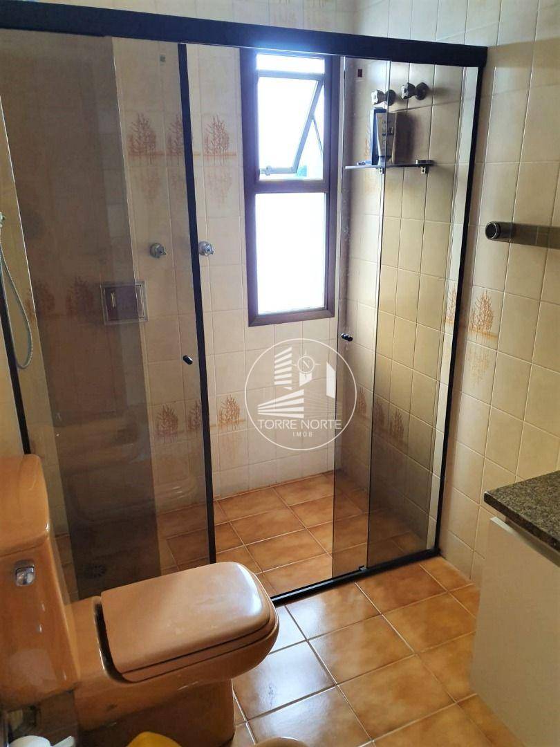 Apartamento à venda com 3 quartos, 240m² - Foto 7