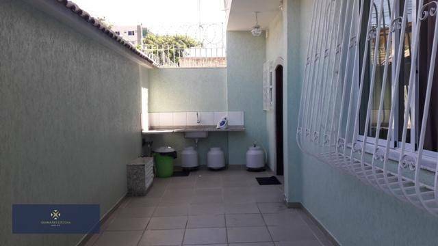 Casa à venda com 3 quartos, 114m² - Foto 2