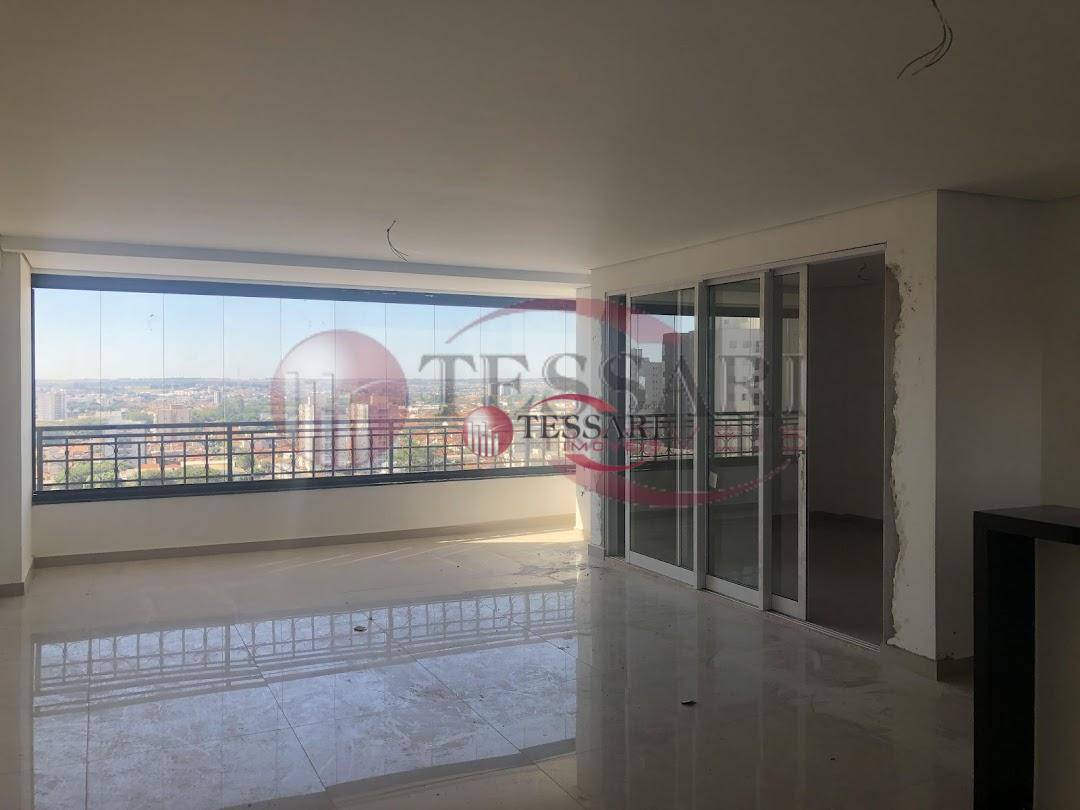 Apartamento à venda com 3 quartos, 260m² - Foto 1