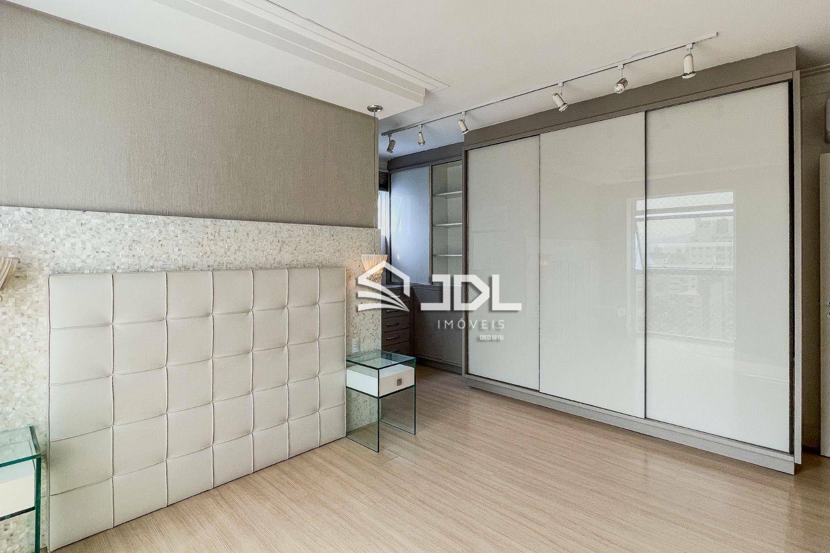 Apartamento à venda com 3 quartos, 136m² - Foto 33