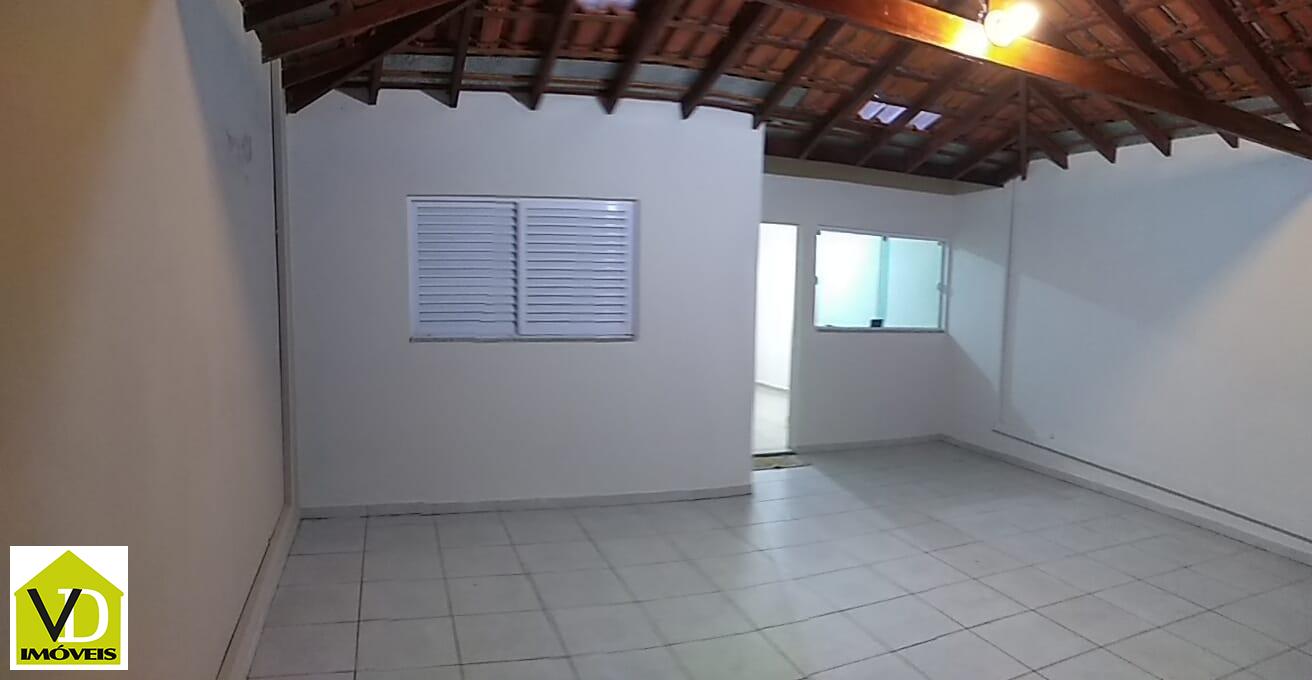 Casa à venda com 2 quartos, 100m² - Foto 2