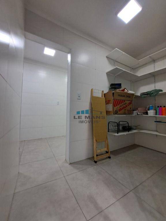 Casa à venda e aluguel com 3 quartos, 185m² - Foto 14