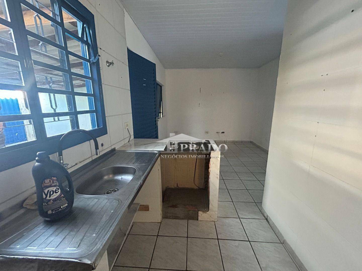 Casa para alugar com 2 quartos, 40m² - Foto 9