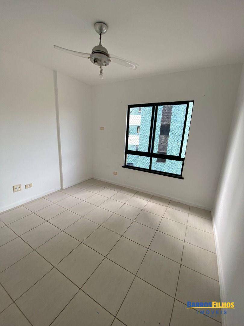 Apartamento para alugar com 3 quartos, 159m² - Foto 6