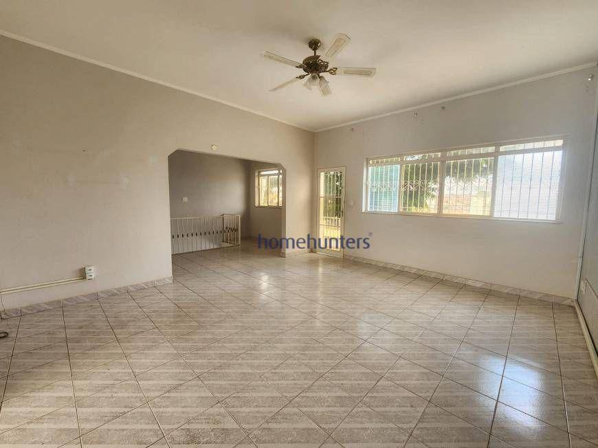 Casa para alugar com 4 quartos, 370m² - Foto 9