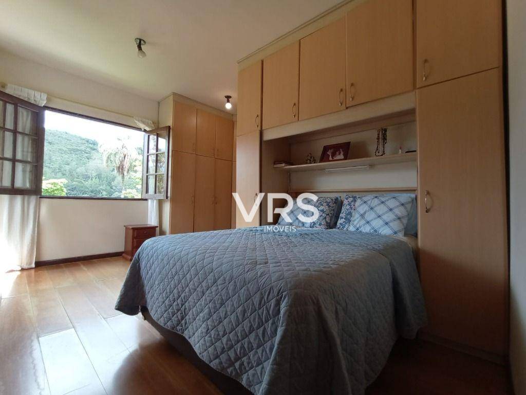 Casa à venda com 3 quartos, 229m² - Foto 20