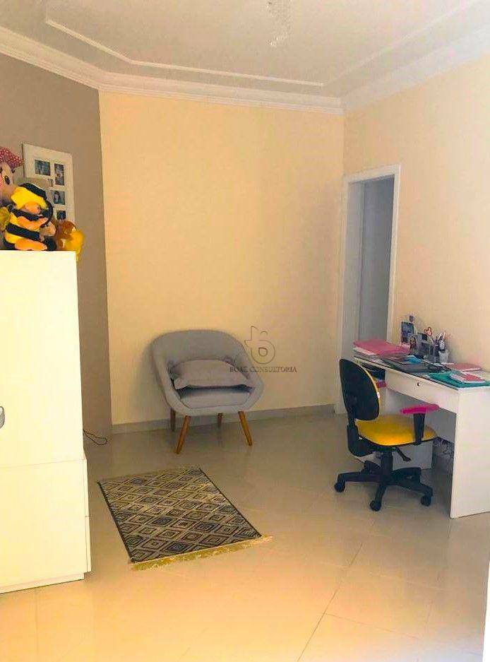 Casa à venda com 3 quartos, 300m² - Foto 17