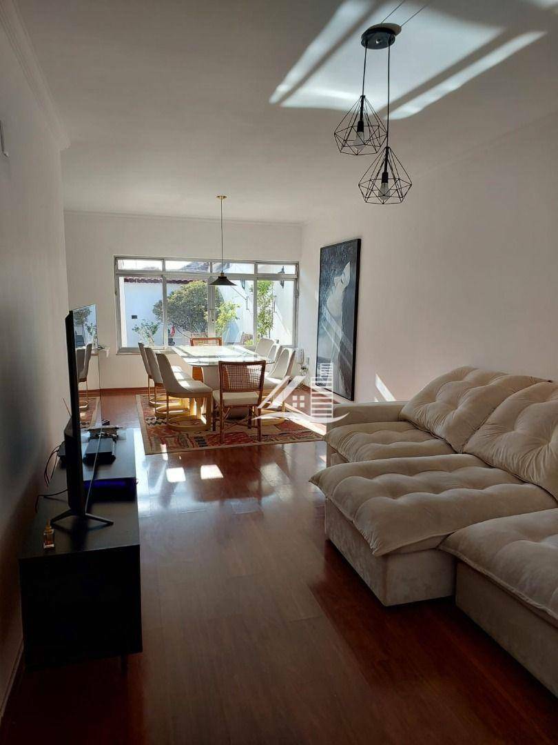 Casa à venda com 3 quartos, 185m² - Foto 1