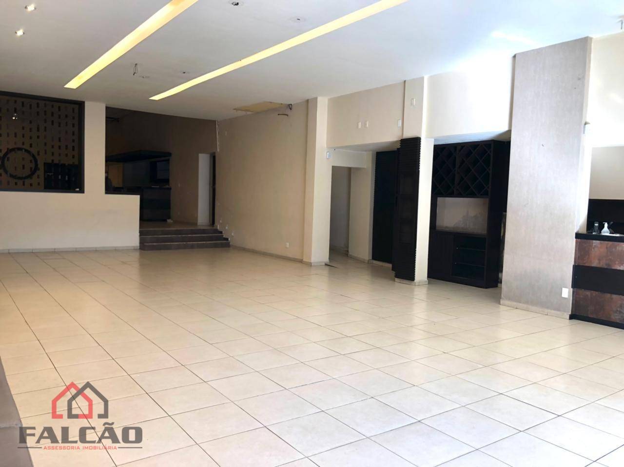 Loja-Salão para alugar, 600m² - Foto 1