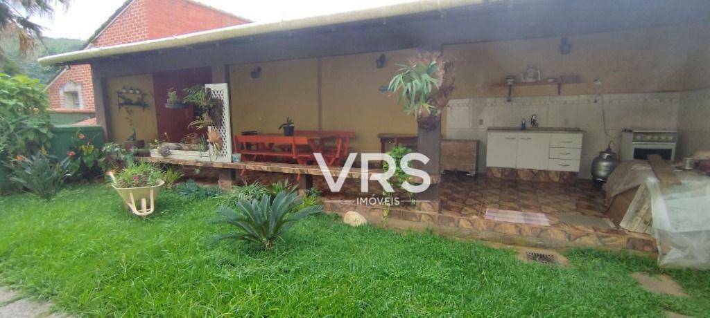 Casa à venda com 3 quartos, 226m² - Foto 29