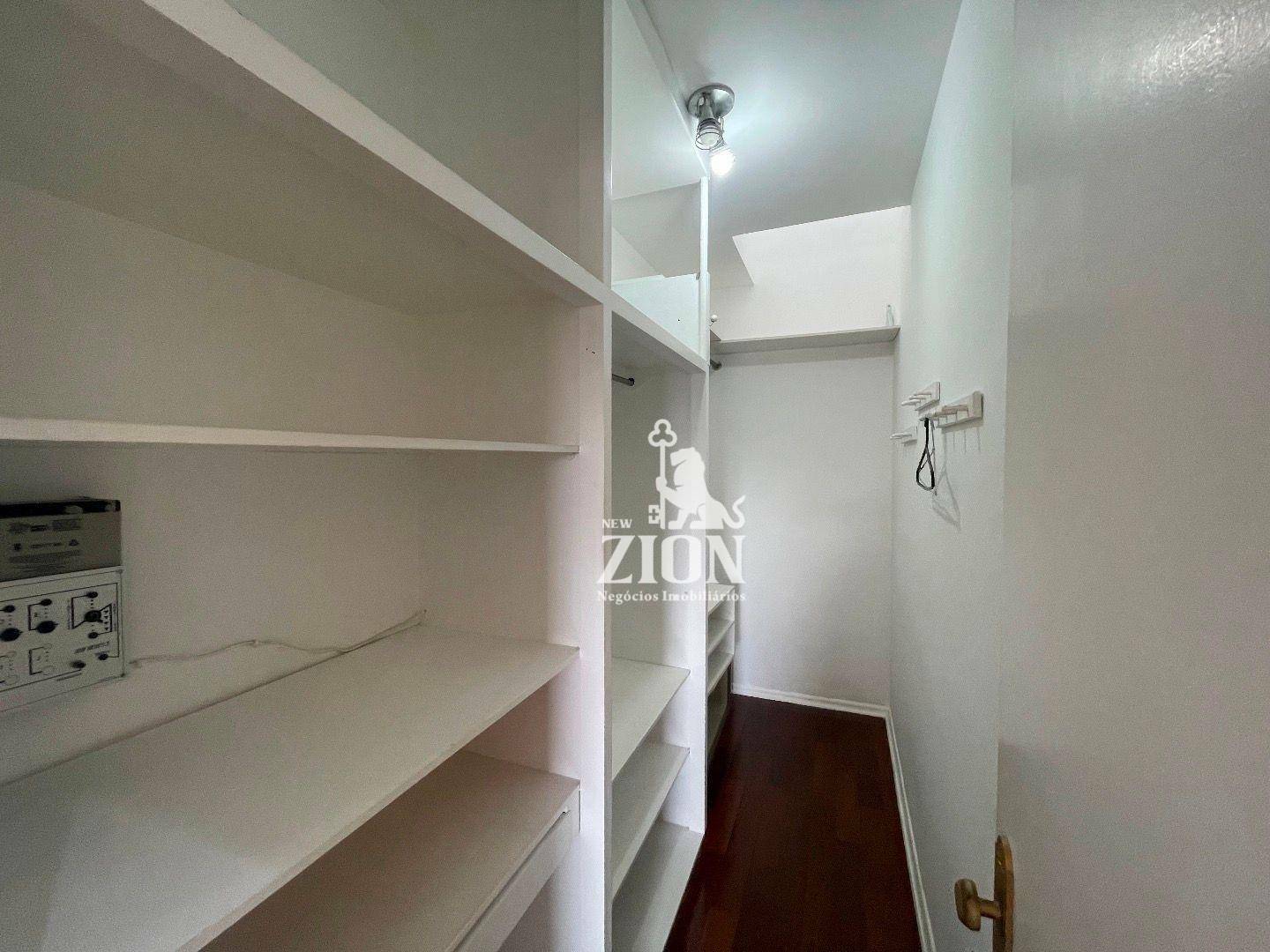 Casa à venda com 4 quartos, 290m² - Foto 15