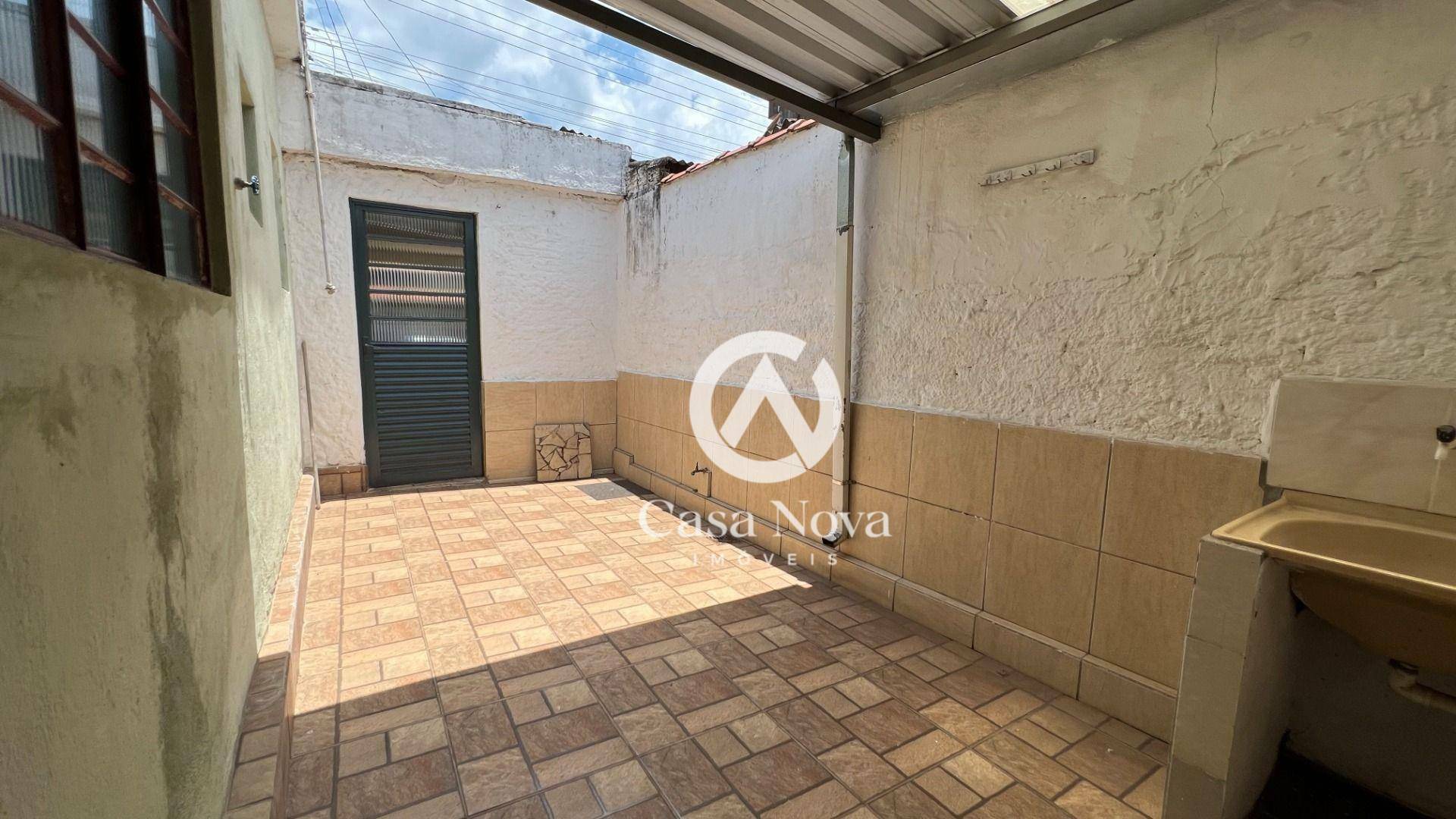 Casa à venda com 3 quartos, 100m² - Foto 2