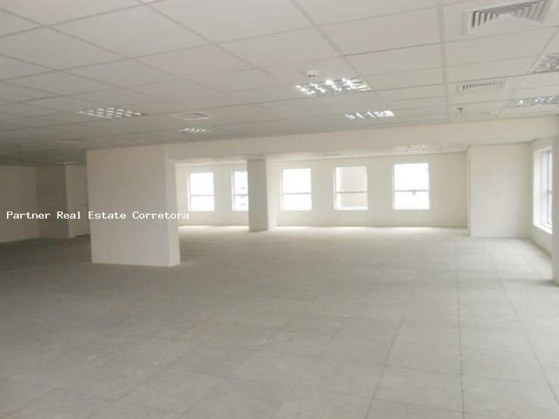 Conjunto Comercial-Sala à venda com 1 quarto, 252m² - Foto 35