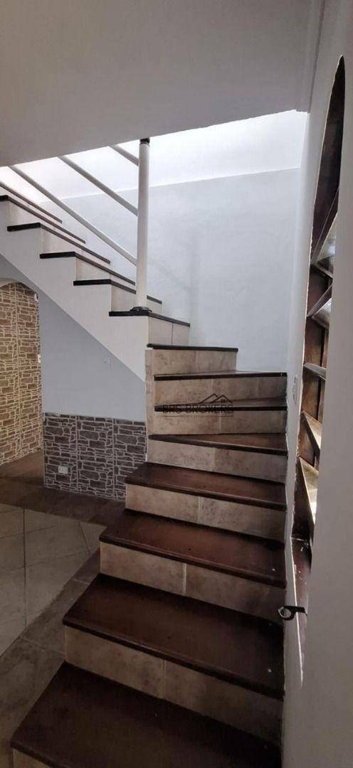 Sobrado à venda com 3 quartos, 180m² - Foto 3