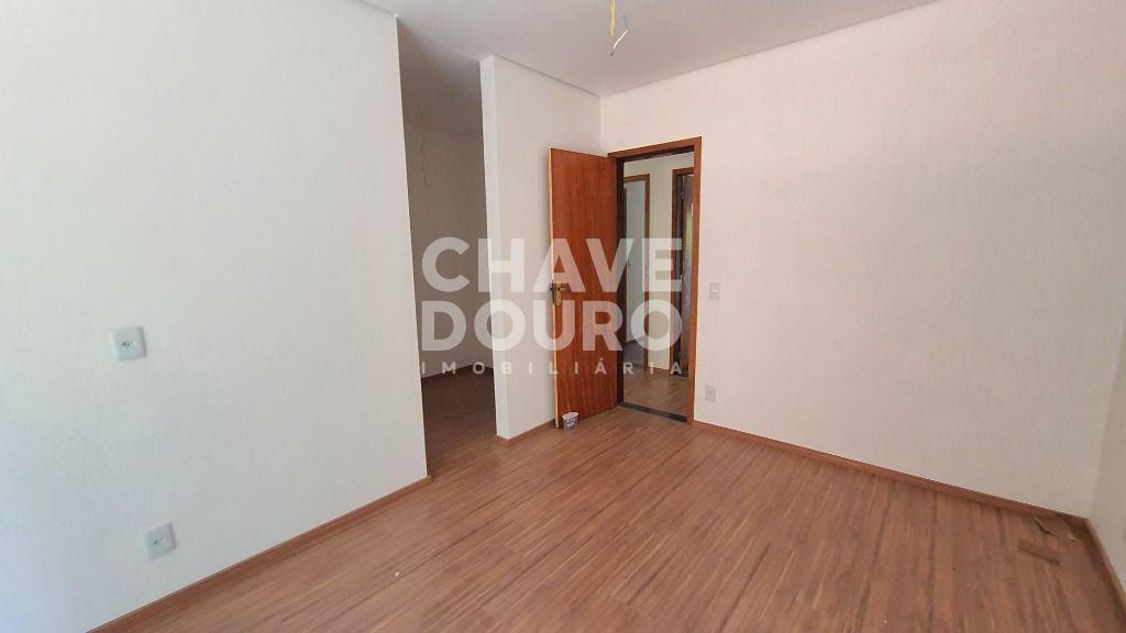 Casa à venda com 4 quartos, 212m² - Foto 5