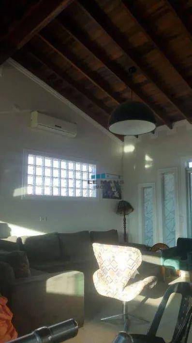 Casa para alugar com 3 quartos, 195m² - Foto 4