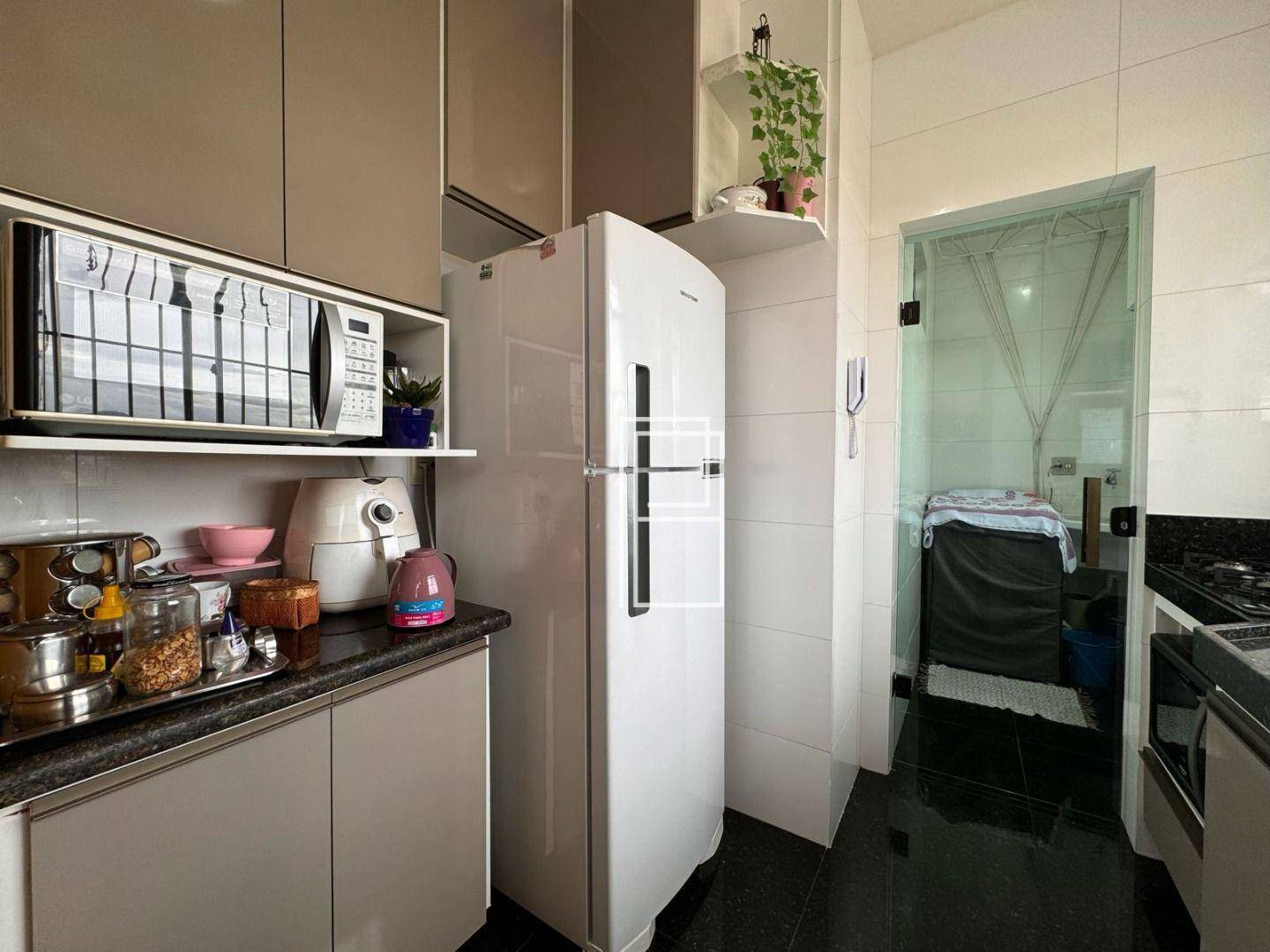 Apartamento à venda com 3 quartos, 75m² - Foto 13