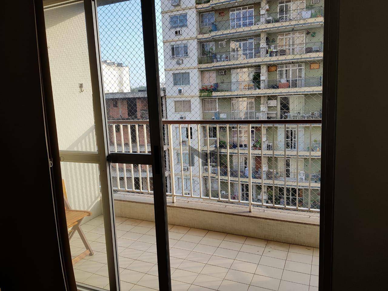 Apartamento à venda com 4 quartos, 190m² - Foto 17