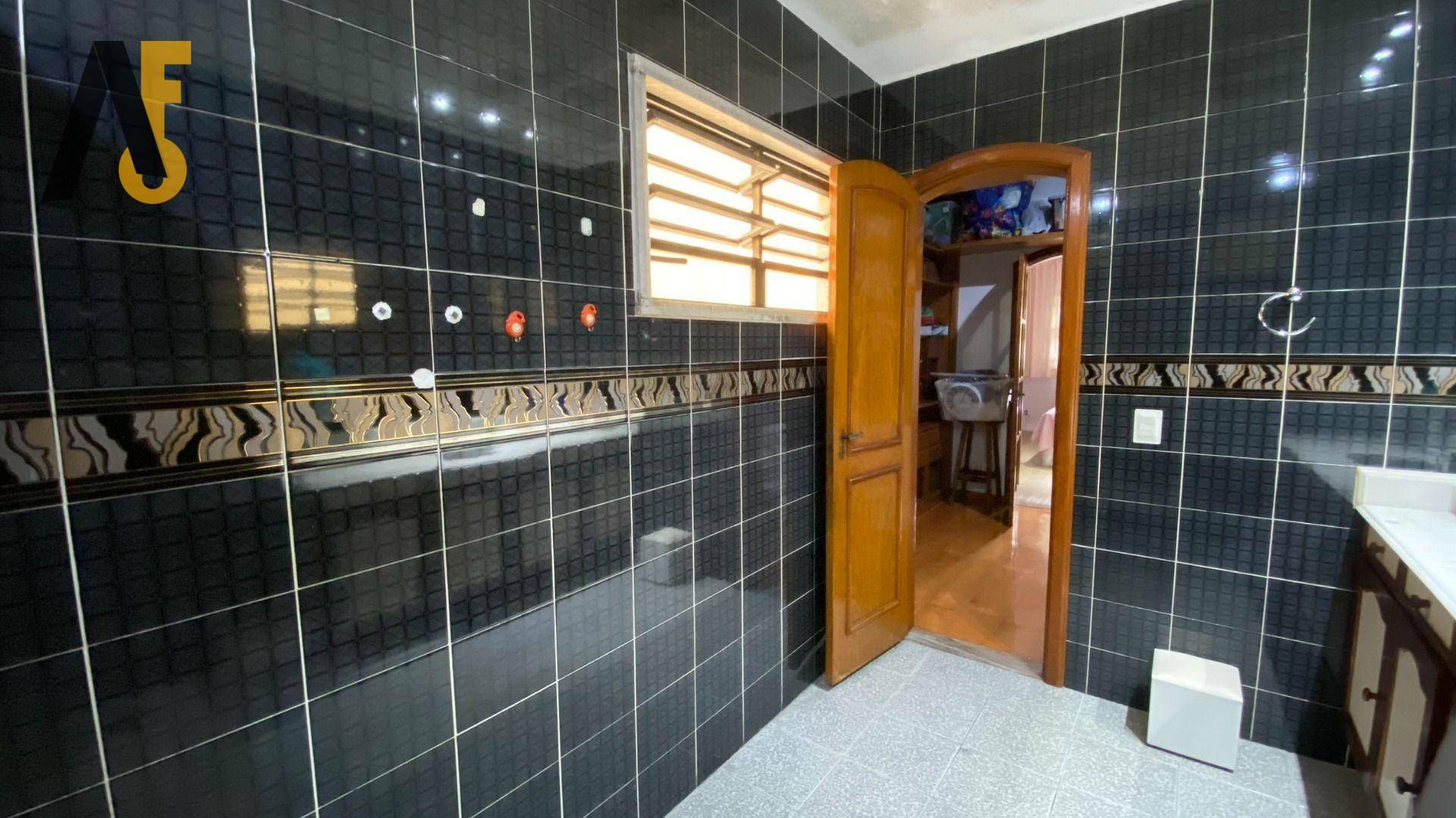 Apartamento à venda com 4 quartos, 158m² - Foto 8