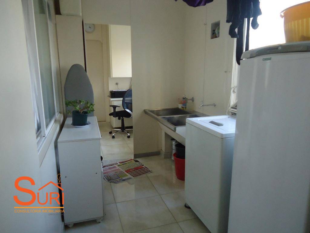 Apartamento à venda com 3 quartos, 198m² - Foto 9