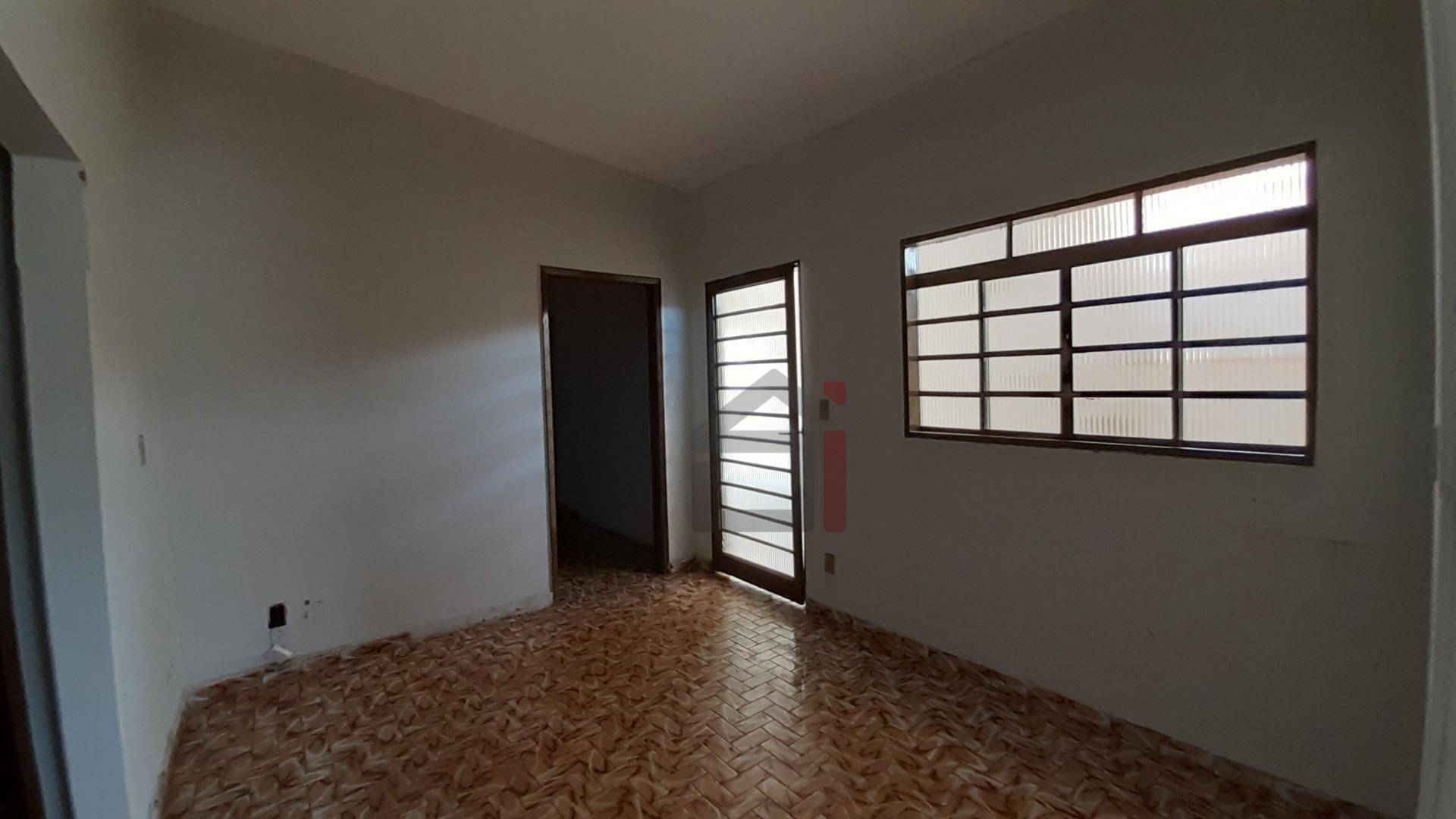 Casa à venda com 3 quartos, 108m² - Foto 4