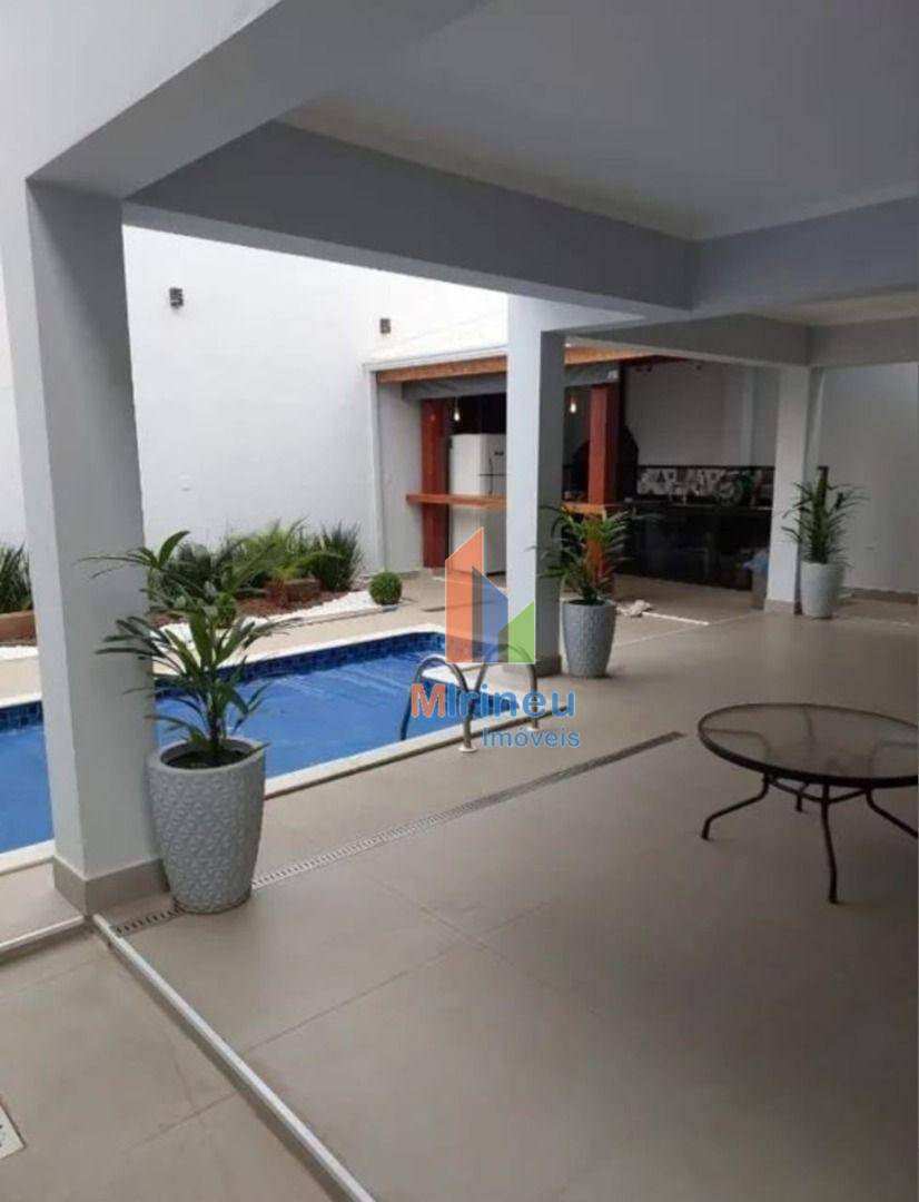 Casa à venda com 3 quartos, 250m² - Foto 3