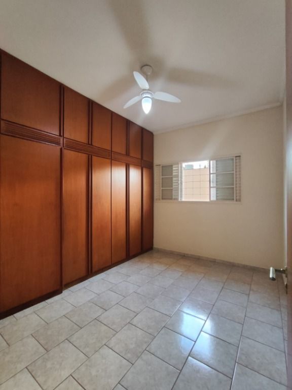 Casa para alugar com 4 quartos, 160m² - Foto 4