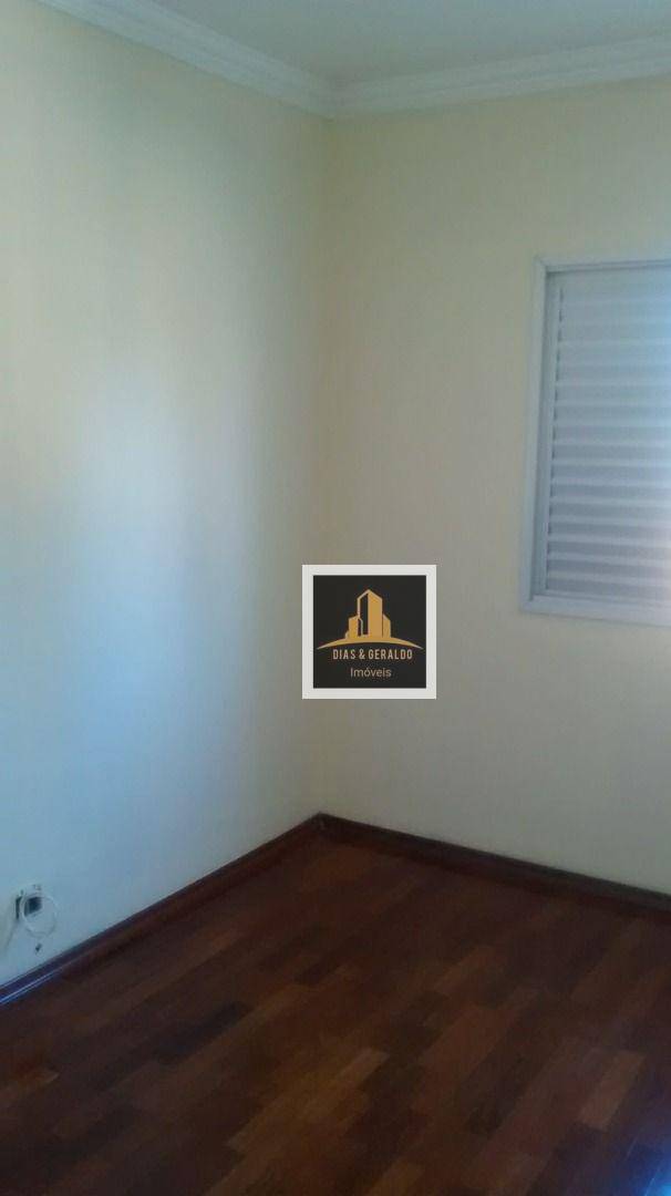 Apartamento à venda com 2 quartos, 67m² - Foto 12