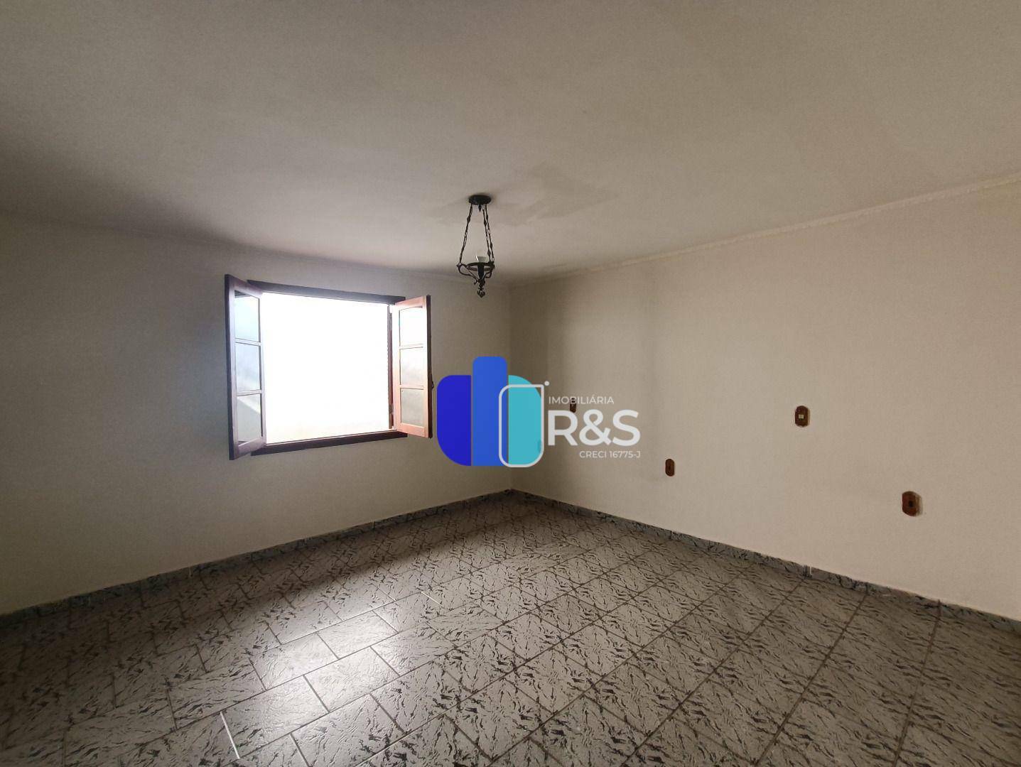 Casa para alugar com 3 quartos, 210m² - Foto 11