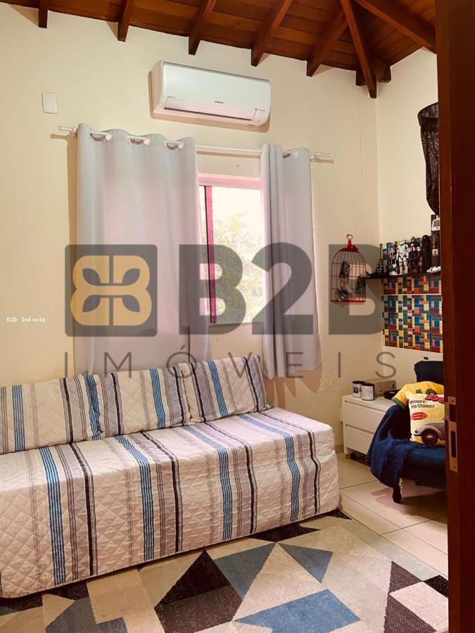 Casa de Condomínio à venda com 3 quartos, 247m² - Foto 29