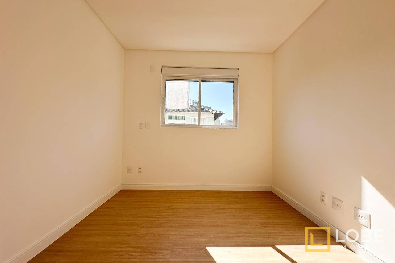 Apartamento à venda com 3 quartos, 121m² - Foto 11