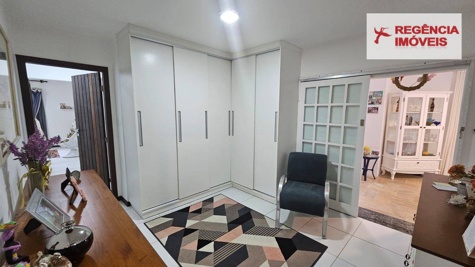 Casa à venda com 4 quartos, 324m² - Foto 13