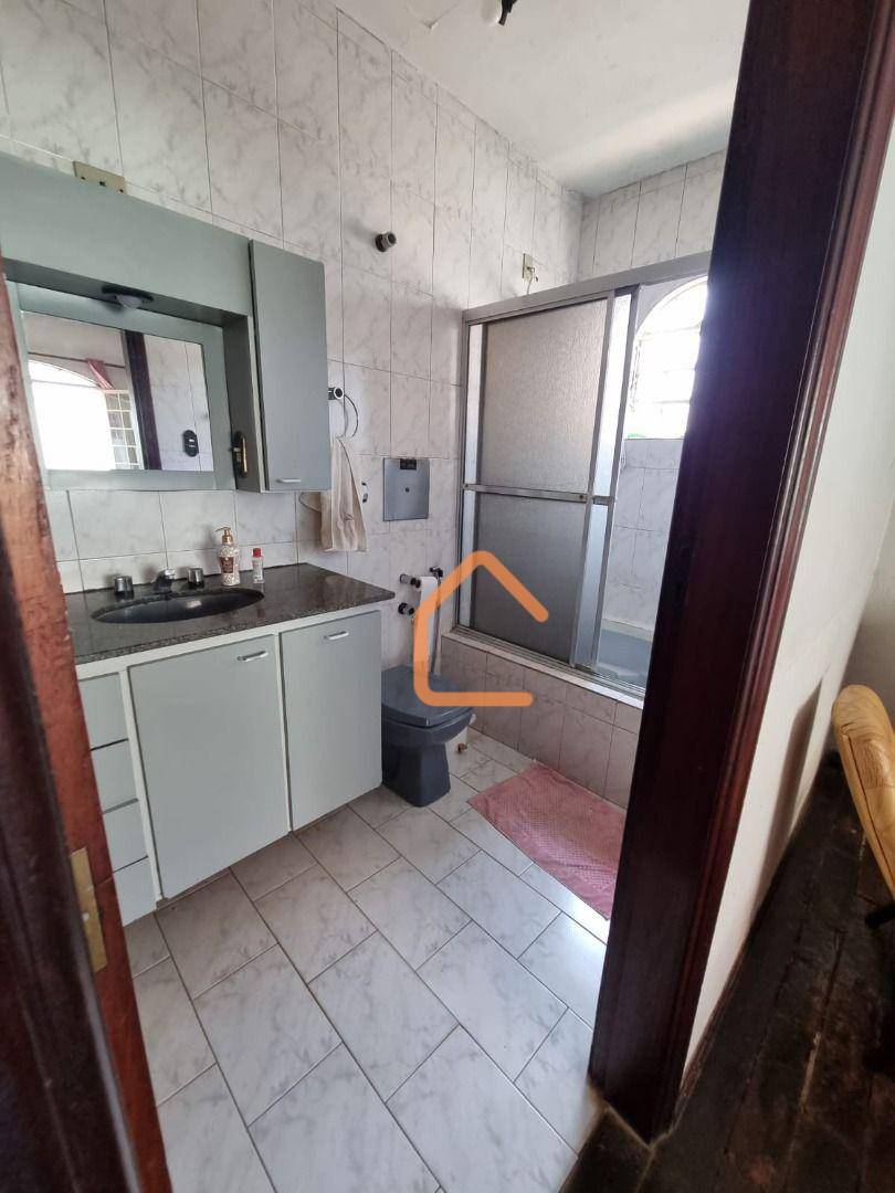 Casa, 4 quartos, 254 m² - Foto 19