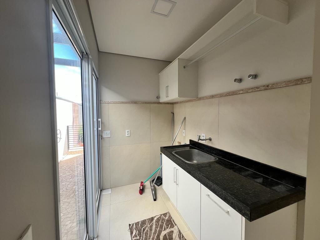 Casa à venda com 3 quartos, 262m² - Foto 10