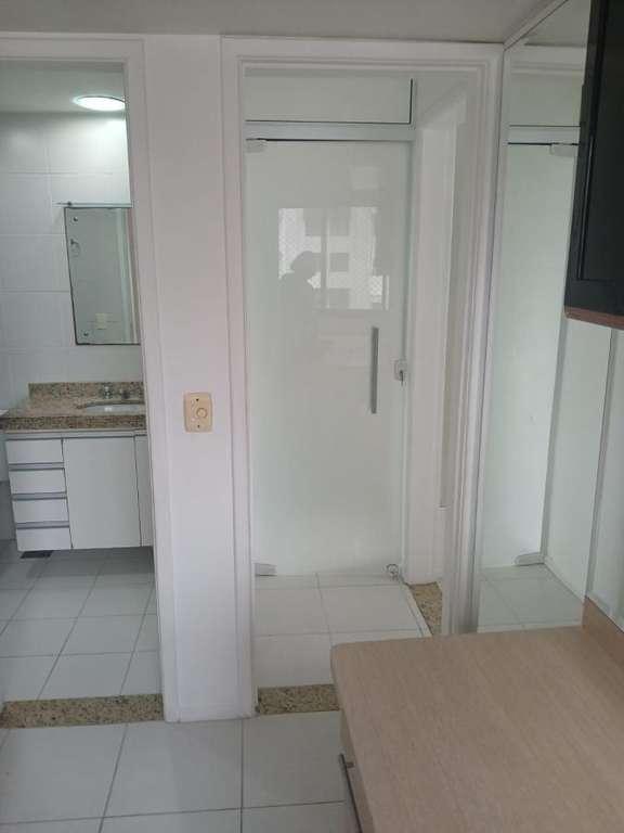 Apartamento à venda com 3 quartos, 85m² - Foto 2