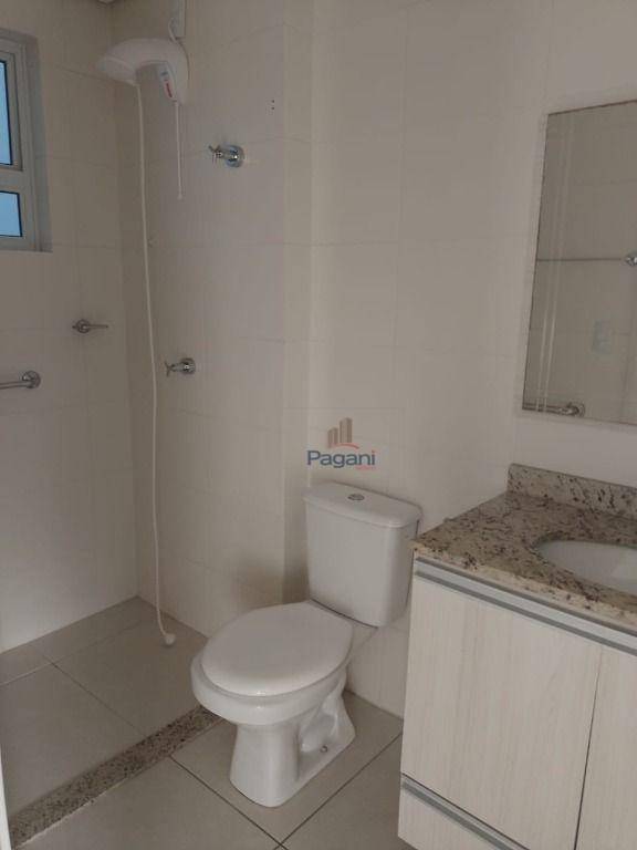 Apartamento para alugar com 2 quartos, 72m² - Foto 5