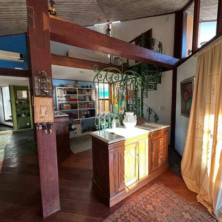 Casa de Condomínio à venda com 3 quartos, 230m² - Foto 3