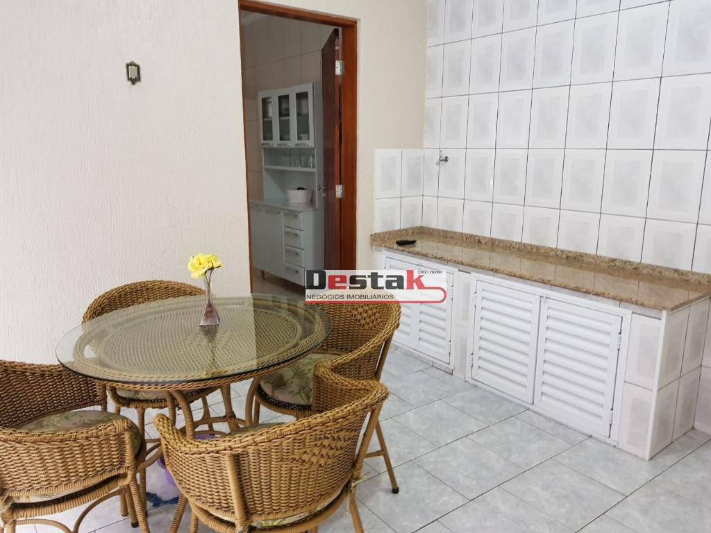 Sobrado à venda com 3 quartos, 182m² - Foto 2